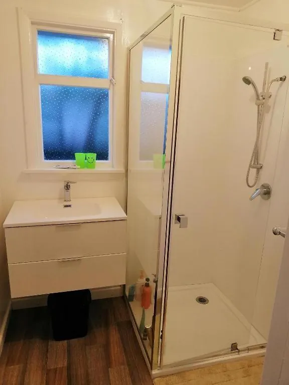 Homestay Triple Room Near City Center Christchurch