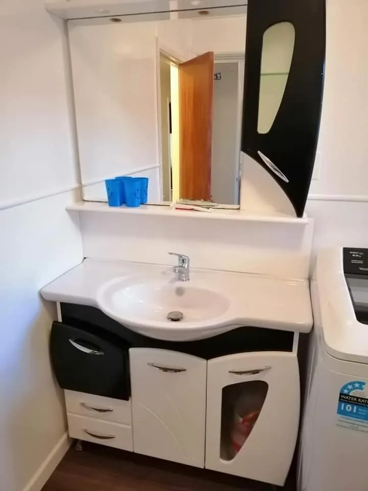 Homestay Triple Room Near City Center Christchurch